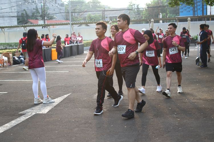 Race photo from Assurance Fun Run 2024