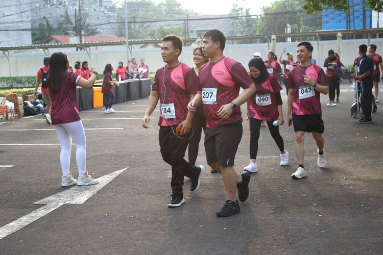Race photo from Assurance Fun Run 2024