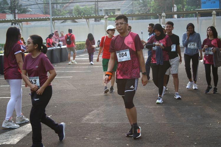 Race photo from Assurance Fun Run 2024