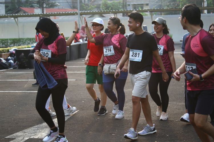 Race photo from Assurance Fun Run 2024