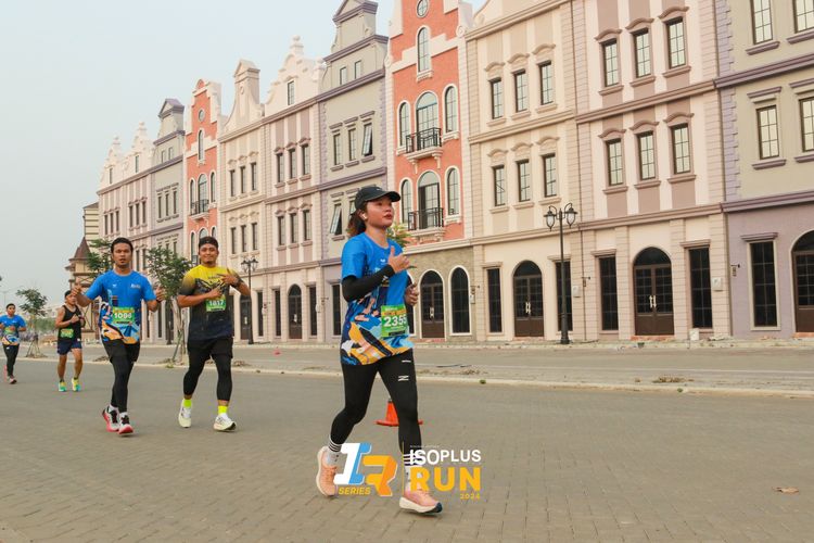 Race photo from ISOPlus Run 2024 Jakarta