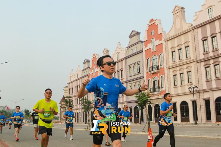 Race photo from ISOPlus Run 2024 Jakarta