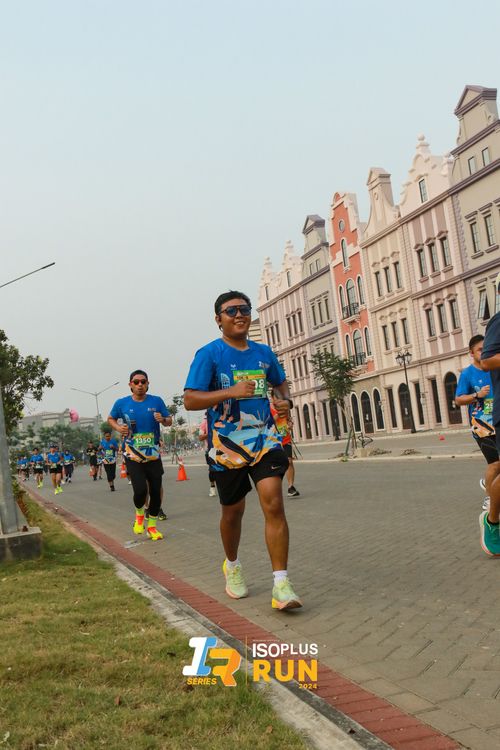 Race photo from ISOPlus Run 2024 Jakarta