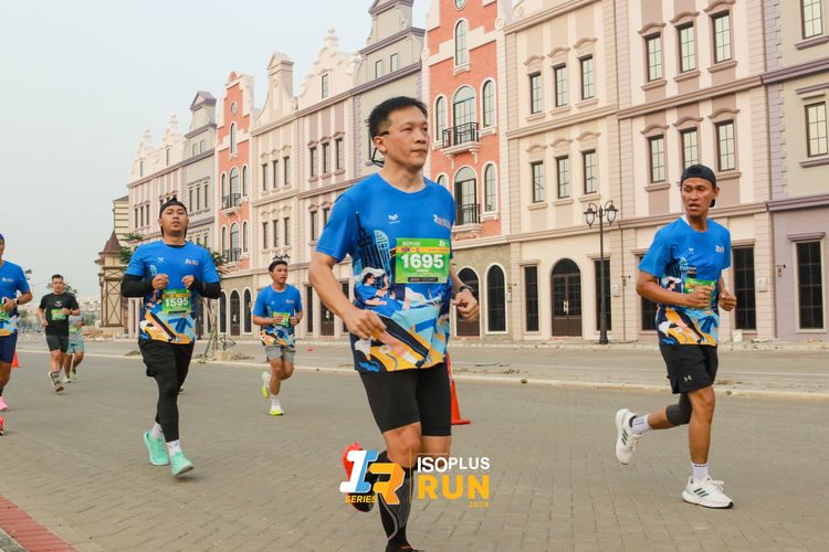 Race photo from ISOPlus Run 2024 Jakarta