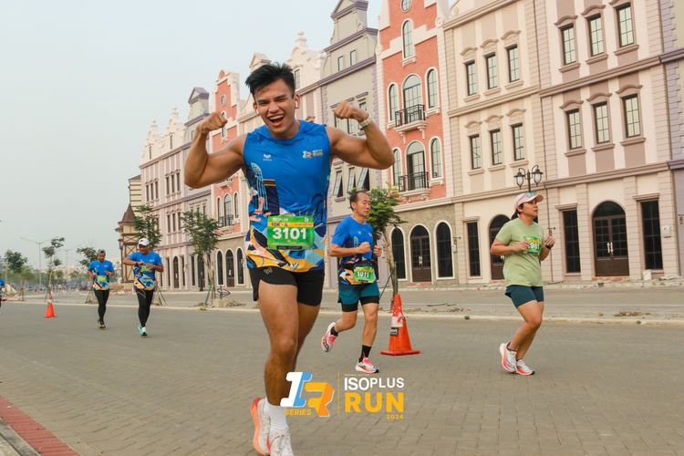 Race photo from ISOPlus Run 2024 Jakarta
