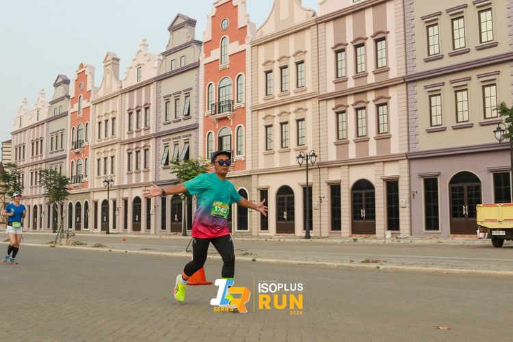 Race photo from ISOPlus Run 2024 Jakarta