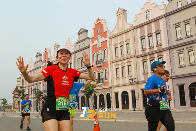 Race photo from ISOPlus Run 2024 Jakarta