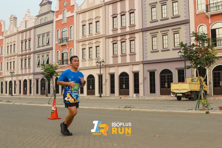 Race photo from ISOPlus Run 2024 Jakarta