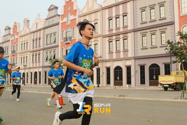 Race photo from ISOPlus Run 2024 Jakarta