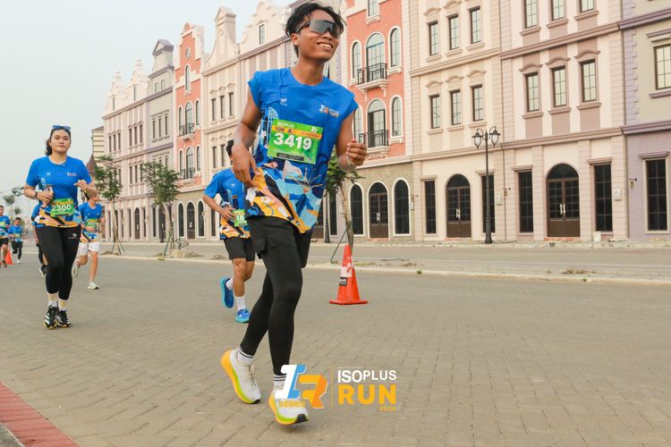 Race photo from ISOPlus Run 2024 Jakarta
