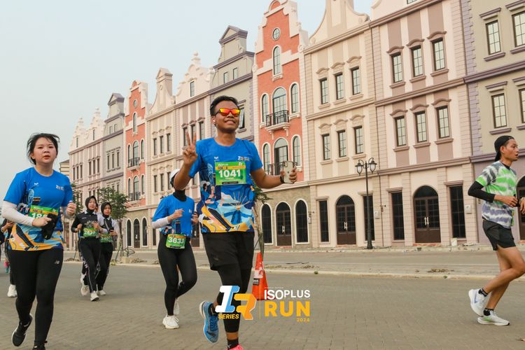 Race photo from ISOPlus Run 2024 Jakarta