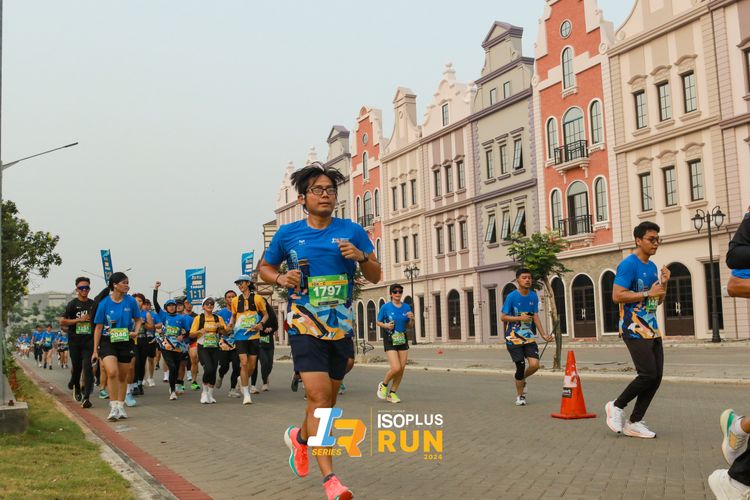 Race photo from ISOPlus Run 2024 Jakarta