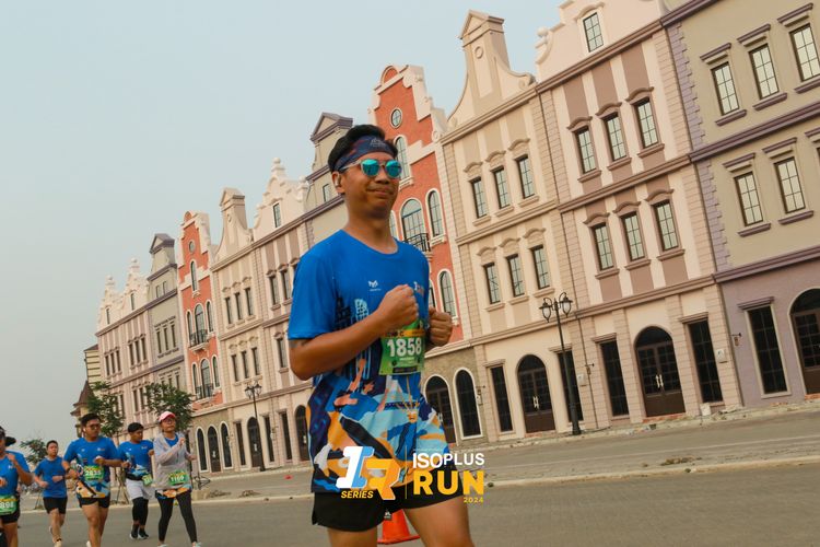 Race photo from ISOPlus Run 2024 Jakarta