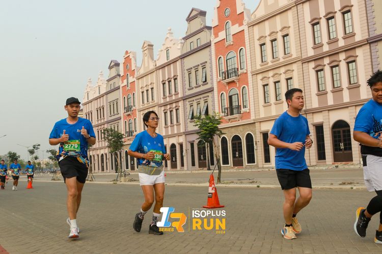 Race photo from ISOPlus Run 2024 Jakarta