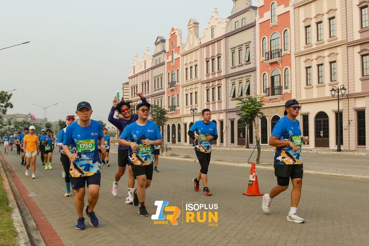 Race photo from ISOPlus Run 2024 Jakarta