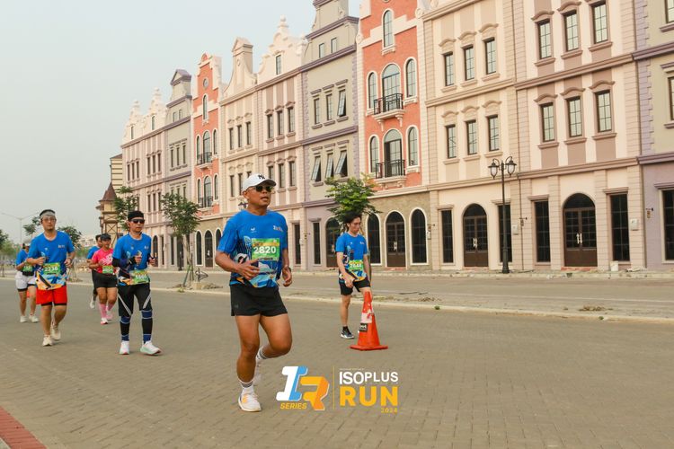 Race photo from ISOPlus Run 2024 Jakarta