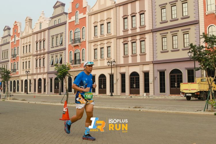Race photo from ISOPlus Run 2024 Jakarta