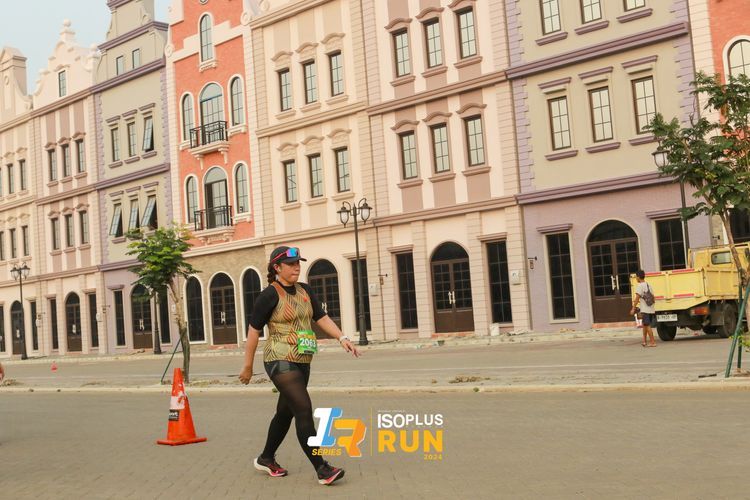 Race photo from ISOPlus Run 2024 Jakarta