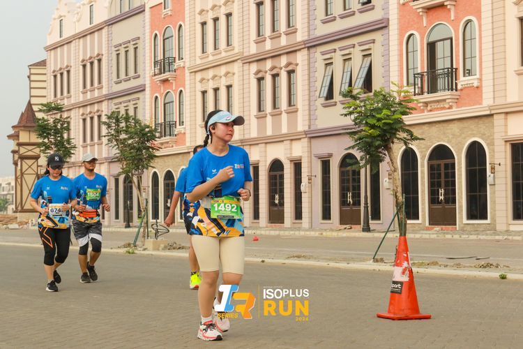 Race photo from ISOPlus Run 2024 Jakarta