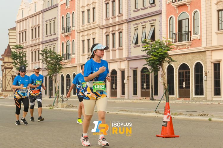 Race photo from ISOPlus Run 2024 Jakarta