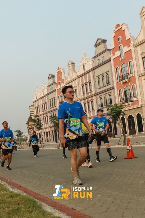 Race photo from ISOPlus Run 2024 Jakarta