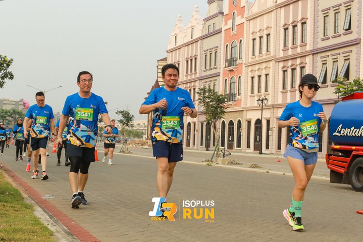 Race photo from ISOPlus Run 2024 Jakarta