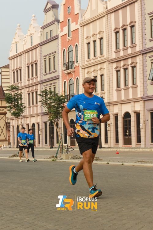 Race photo from ISOPlus Run 2024 Jakarta