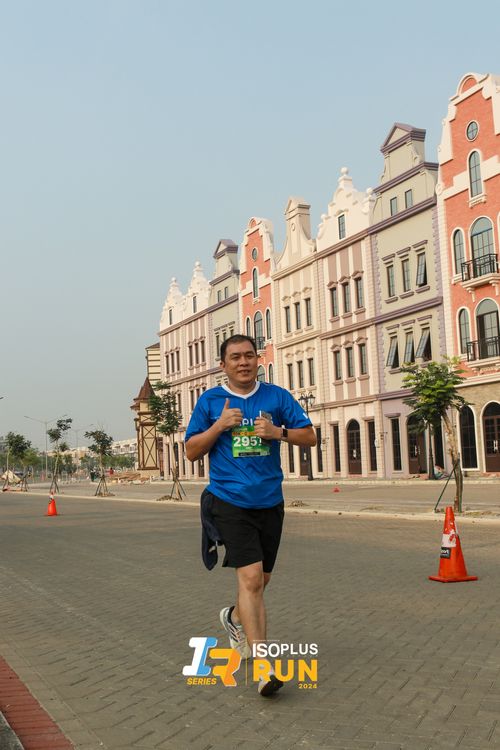 Race photo from ISOPlus Run 2024 Jakarta