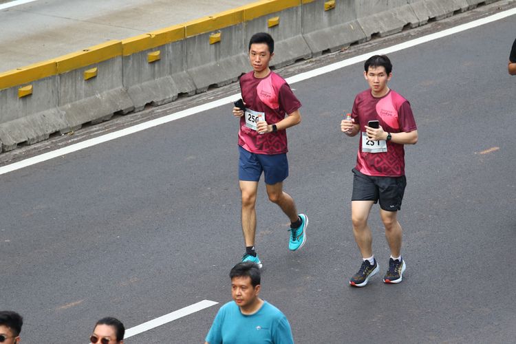 Race photo from Assurance Fun Run 2024