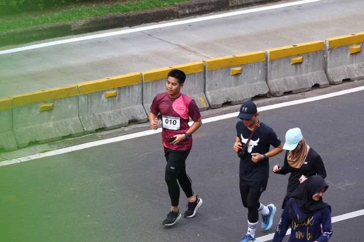 Race photo from Assurance Fun Run 2024
