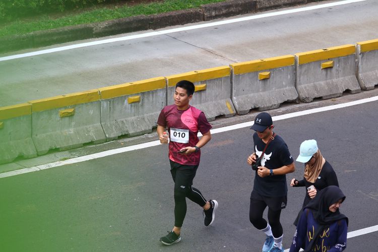 Race photo from Assurance Fun Run 2024