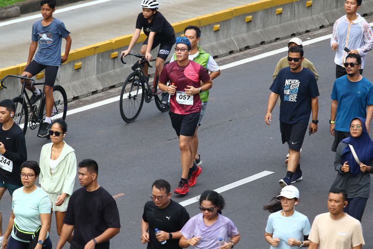 Race photo from Assurance Fun Run 2024