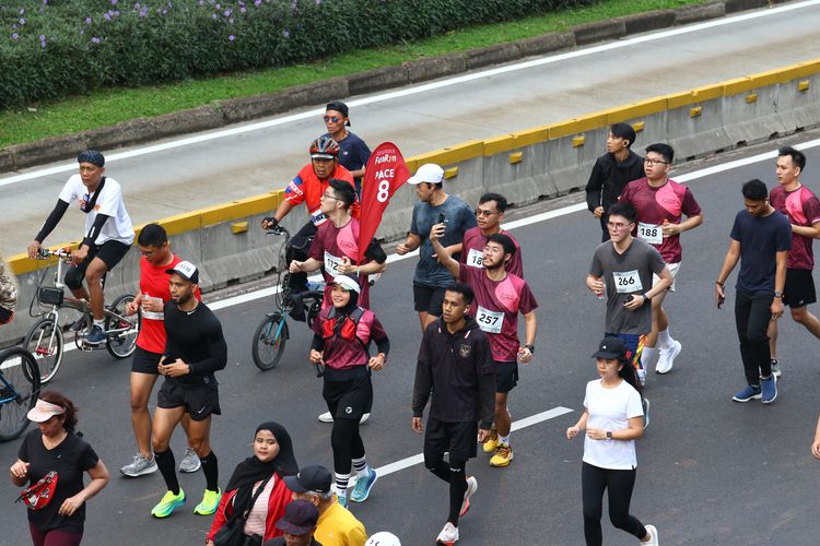 Race photo from Assurance Fun Run 2024