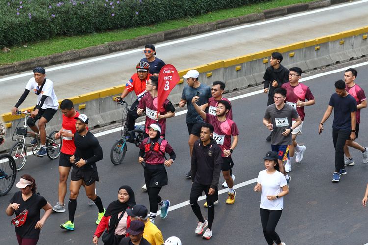 Race photo from Assurance Fun Run 2024