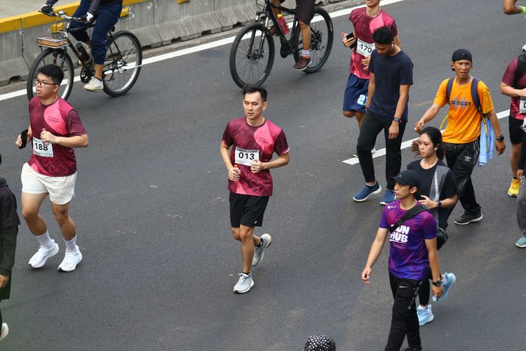 Race photo from Assurance Fun Run 2024