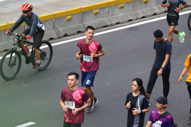 Race photo from Assurance Fun Run 2024