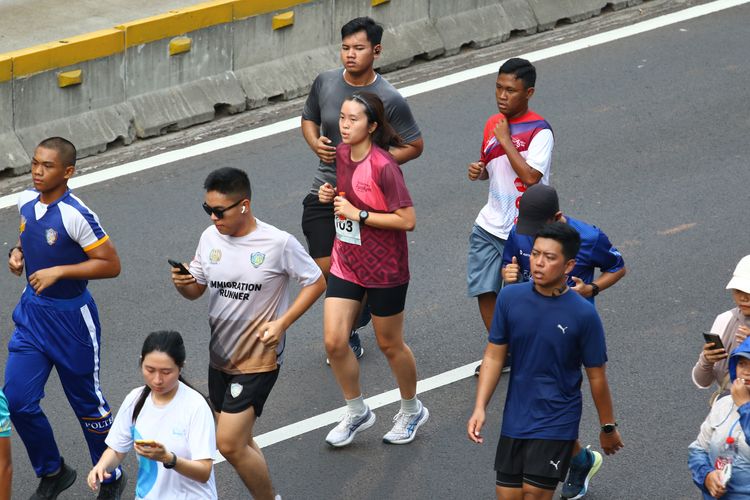 Race photo from Assurance Fun Run 2024