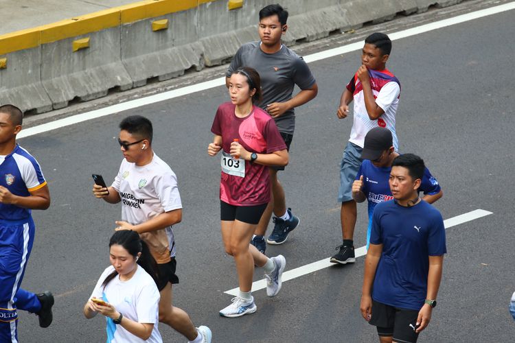 Race photo from Assurance Fun Run 2024