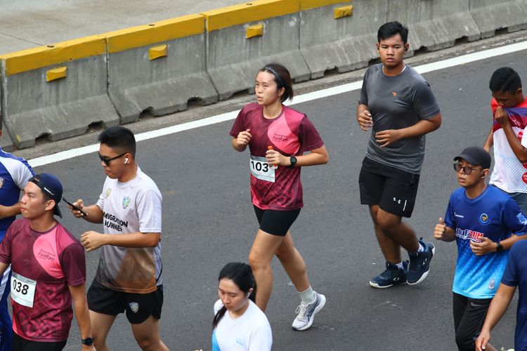 Race photo from Assurance Fun Run 2024