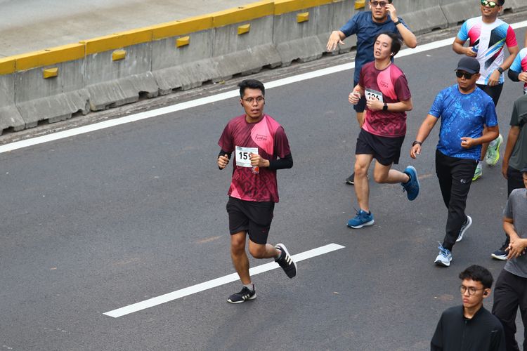 Race photo from Assurance Fun Run 2024