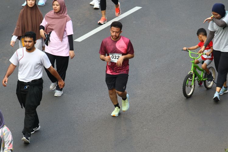 Race photo from Assurance Fun Run 2024