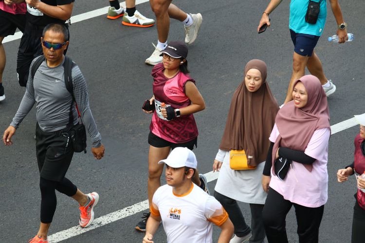 Race photo from Assurance Fun Run 2024