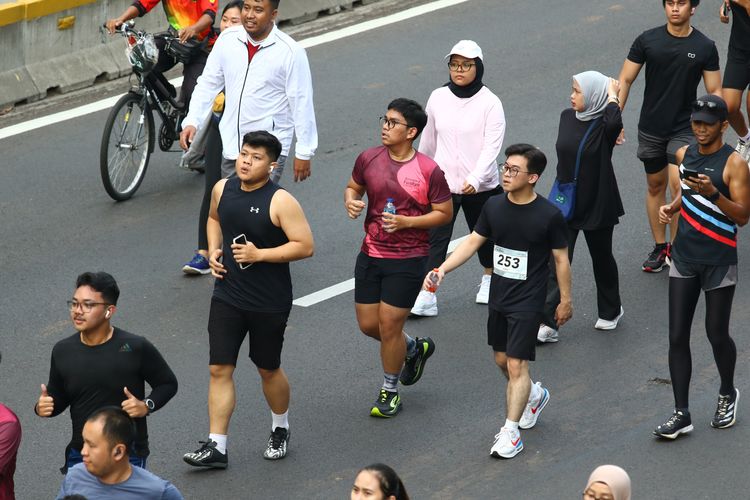 Race photo from Assurance Fun Run 2024