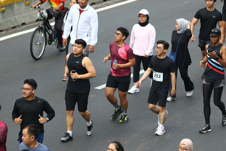 Race photo from Assurance Fun Run 2024