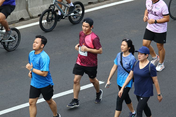 Race photo from Assurance Fun Run 2024