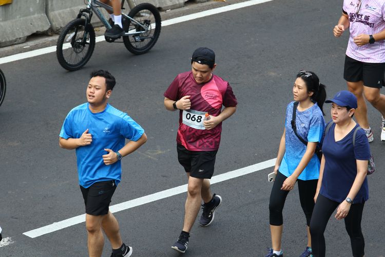 Race photo from Assurance Fun Run 2024