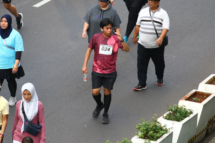 Race photo from Assurance Fun Run 2024