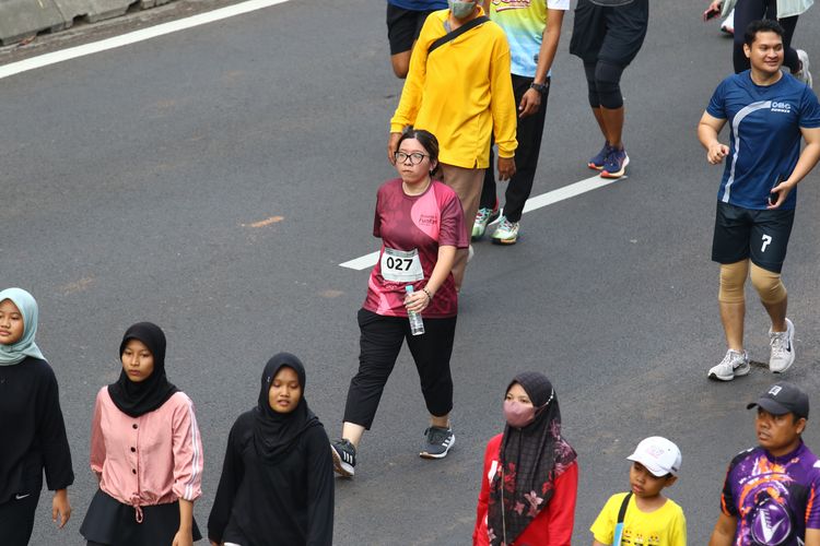 Race photo from Assurance Fun Run 2024