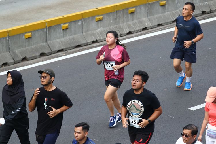 Race photo from Assurance Fun Run 2024