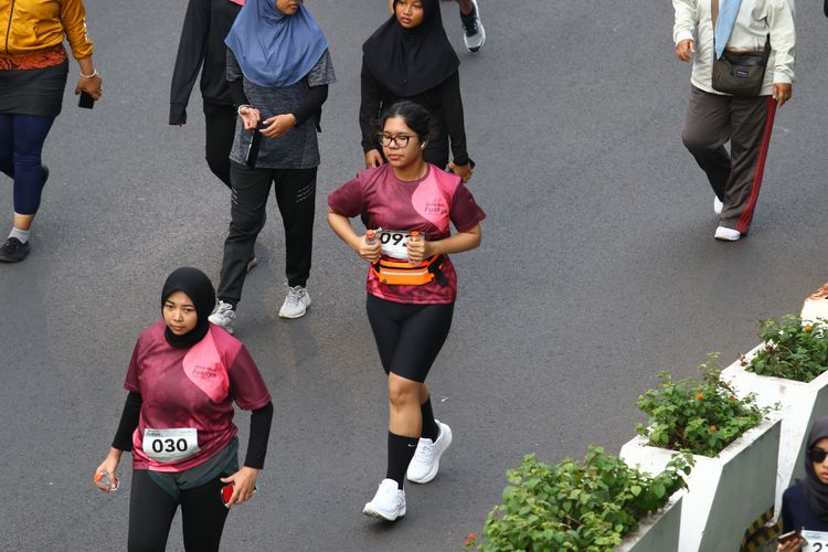 Race photo from Assurance Fun Run 2024